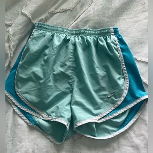 XS drifit Nike tempo shorts